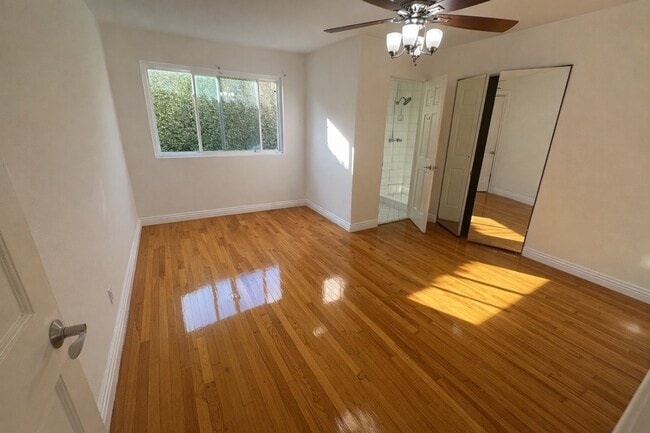 2 bedroom with bathroom - 5037 Parkglen Ave