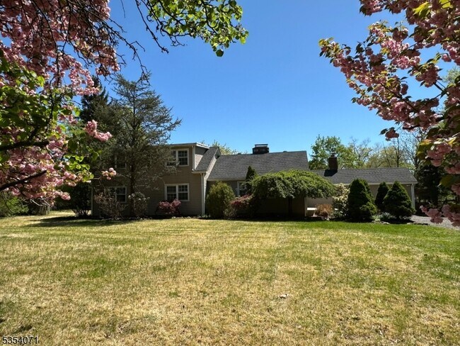 Building Photo - 120 Kosciuszko Rd