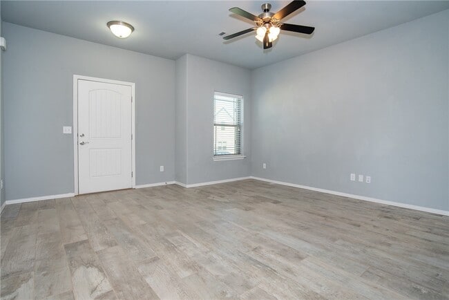 Building Photo - 1324 N Corsica Dr