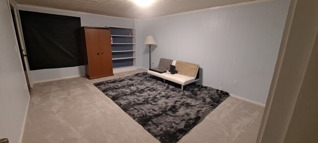 Building Photo - 1911 E Broadway St