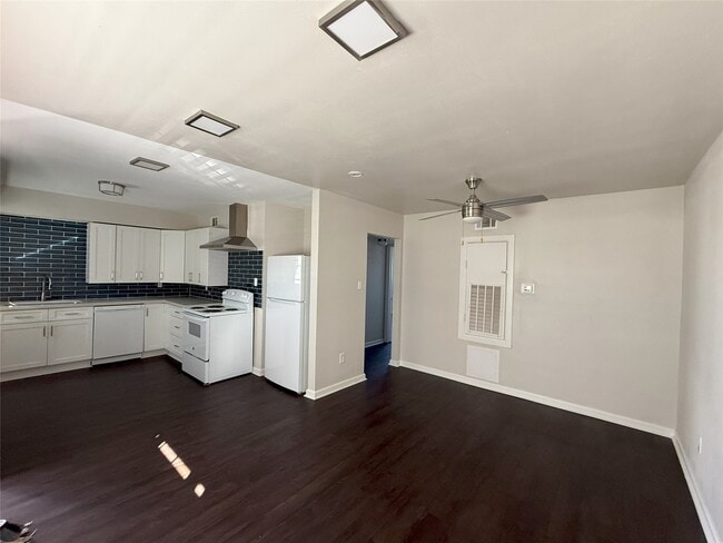 Building Photo - 1824 Thonig Rd