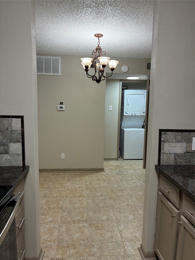 Building Photo - 2120 El Paseo St