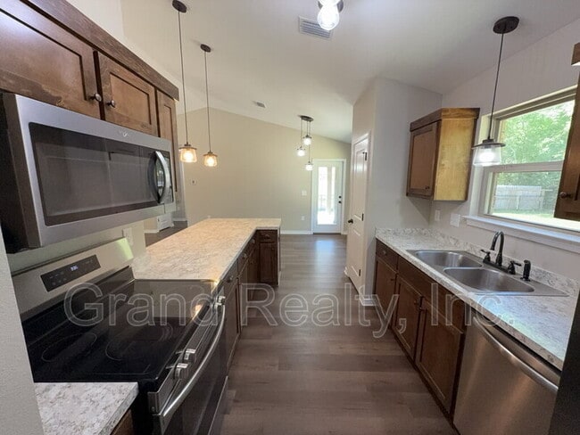 Building Photo - 4090 Charles Cir