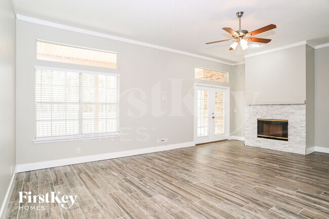 Foto del edificio - 2352 Chartley Ln S