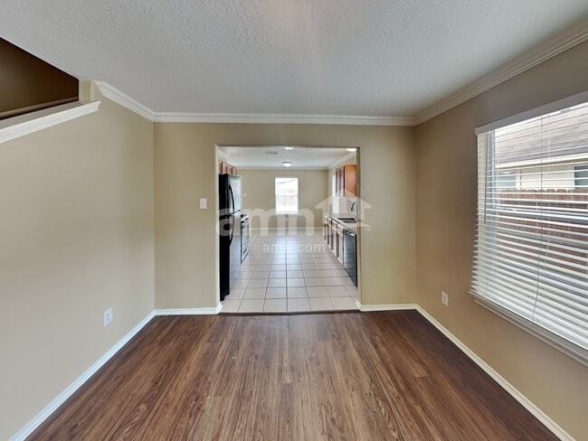 Foto del edificio - 8918 Farm Ridge Ln