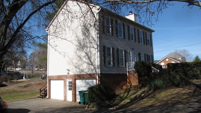 Foto del edificio - Well-kept 3 bedroom 2 1/2 bath home in the heart of Clemmons