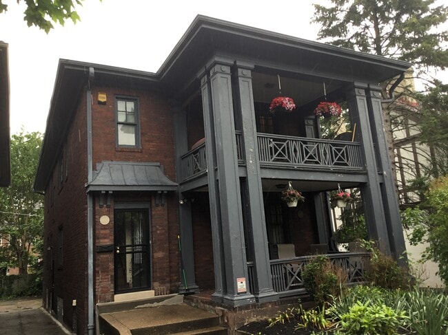 Building Photo - 1450 Barnsdale St