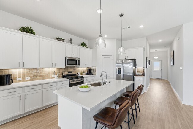 Building Photo - 8611 Pier Cove Dr