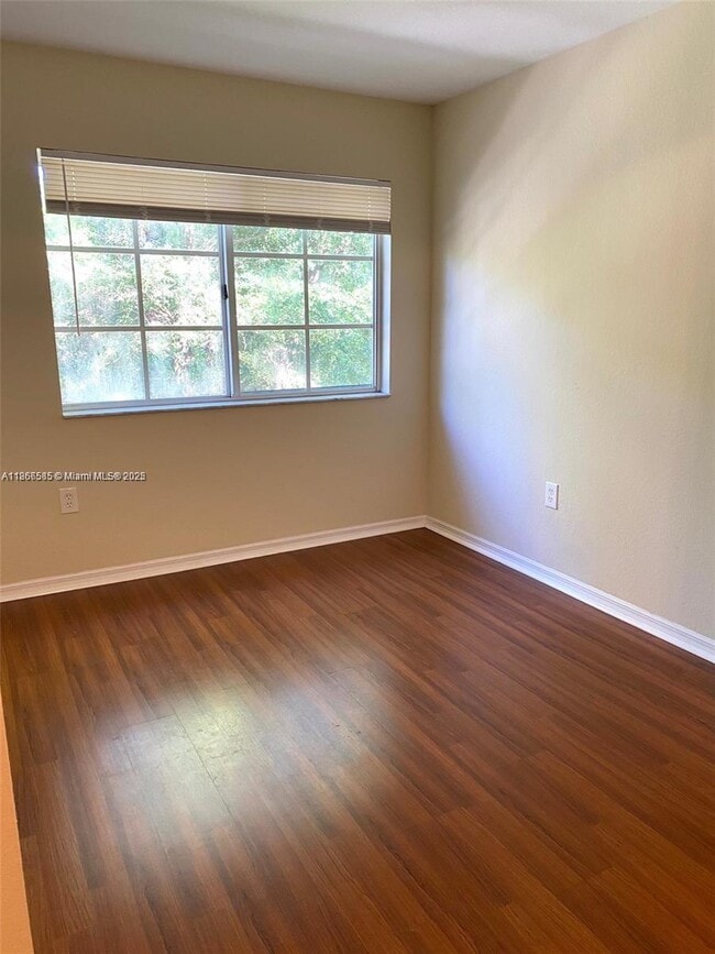 Foto del edificio - 2564 Centergate Dr