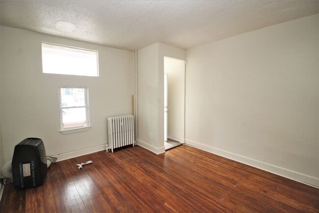 Building Photo - 1609 E 28th St