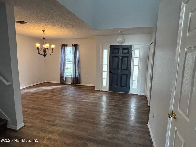 Foto del edificio - 7086 Shady Pine Ct