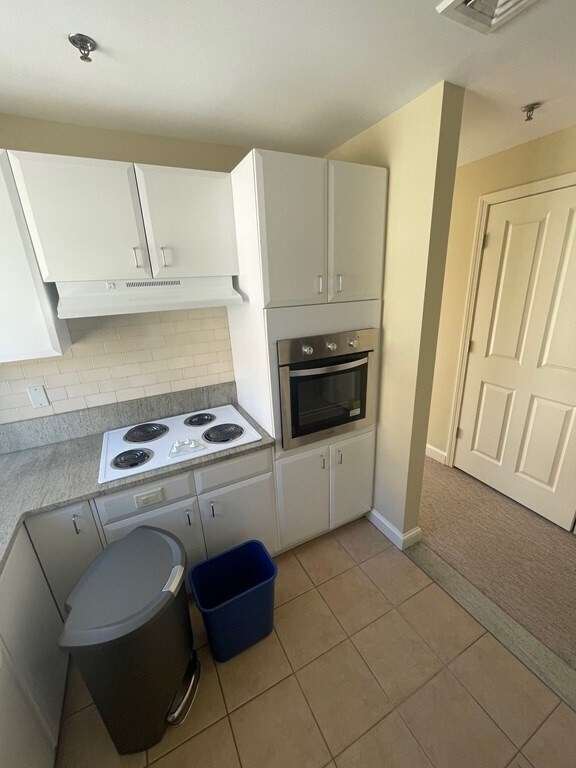 Building Photo - 642 Beacon St