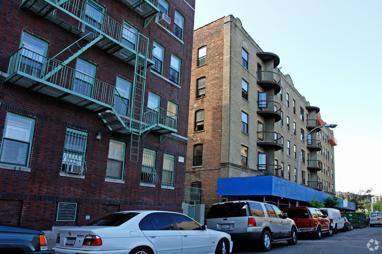 1660 Andrews Ave Apartments in Bronx, NY