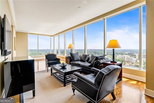 Foto del edificio - 3630 Peachtree Rd NE