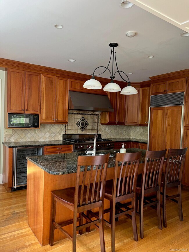 Foto del edificio - 246 Beechmont Dr