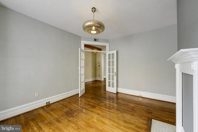 Building Photo - 2827 11th St NW