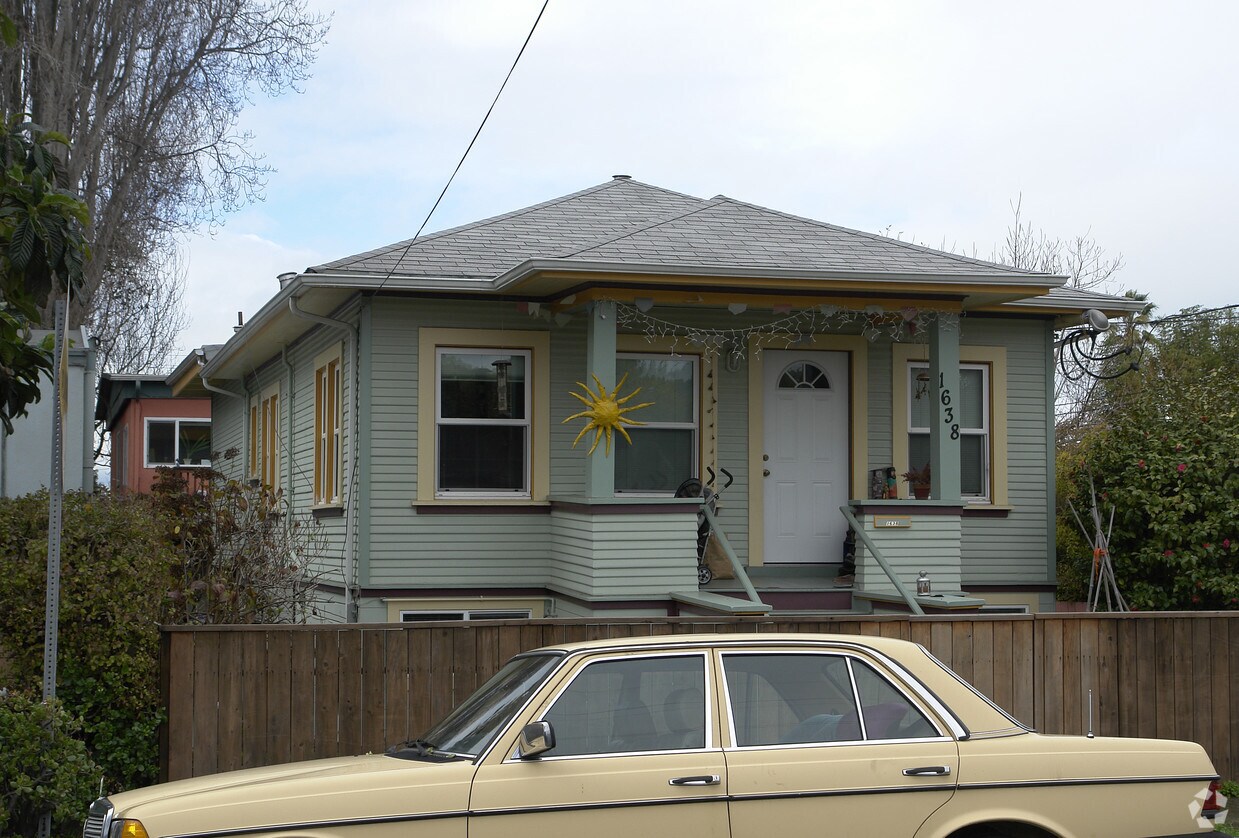 Building Photo - 1636-1638 1/2 8th St