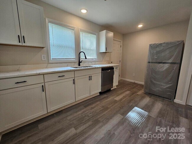 Foto del edificio - 2507 Moreland St