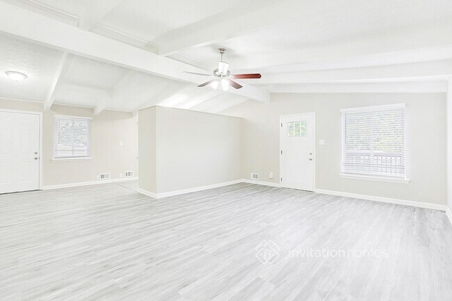 Building Photo - 2996 Horse Shoe Dr