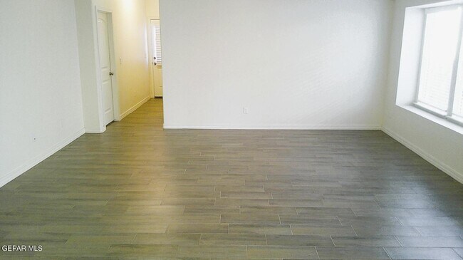 Foto del edificio - 653 Paseo Dulce Ave