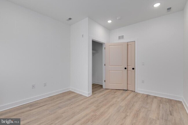 Foto del edificio - 2061 N 8th St