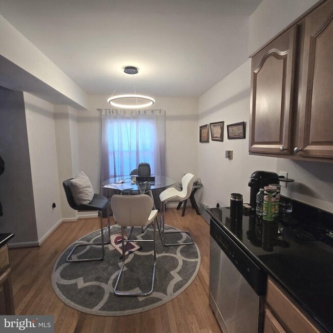 Foto del edificio - 3336 Spring Ln