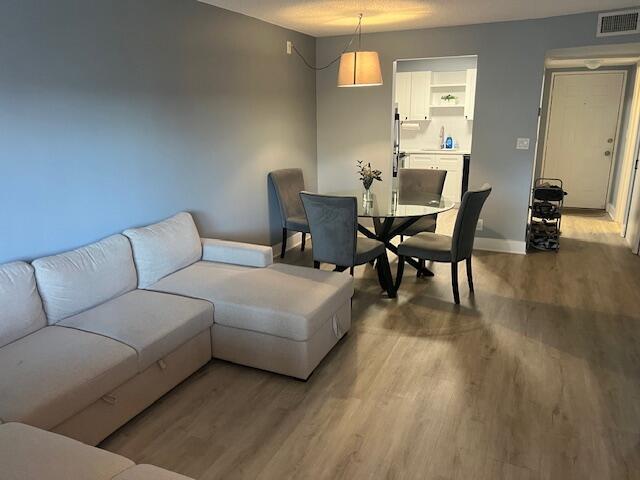 Foto del edificio - 9440 SW 8th St