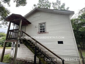 Building Photo - 1227.5 W 10th St