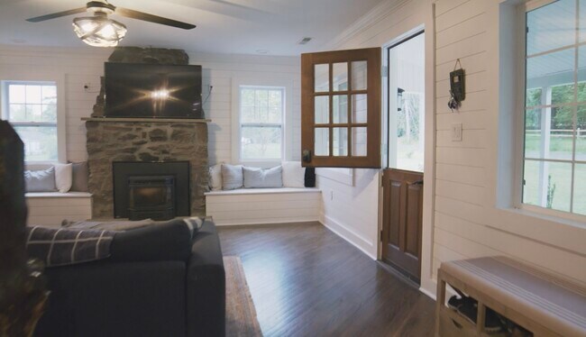 Foto del edificio - 1483 Meetinghouse Rd