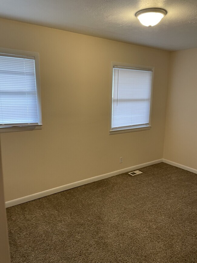 Dormitorio uno - 310 Galvin Rd N