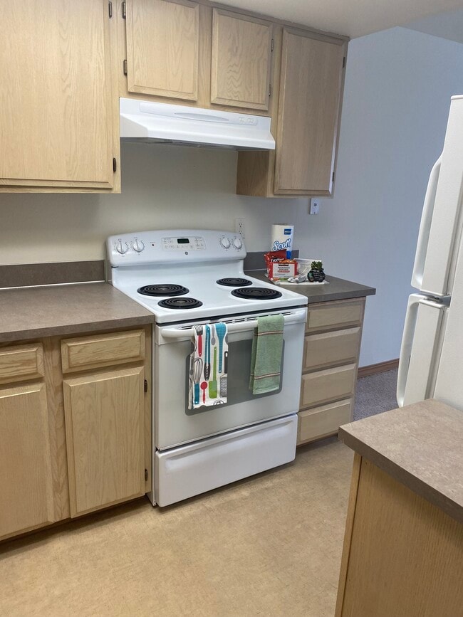 Building Photo - Meridian Place Apartments