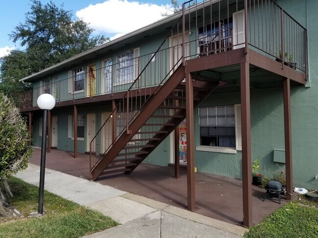Foto del edificio - 1619 W Oak Ridge Rd