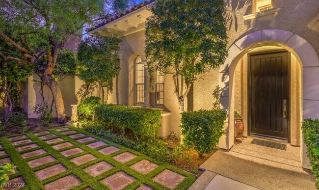 Building Photo - 11857 Oakland Hills Dr