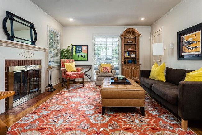 Foto del edificio - 5122 W Amherst Ave