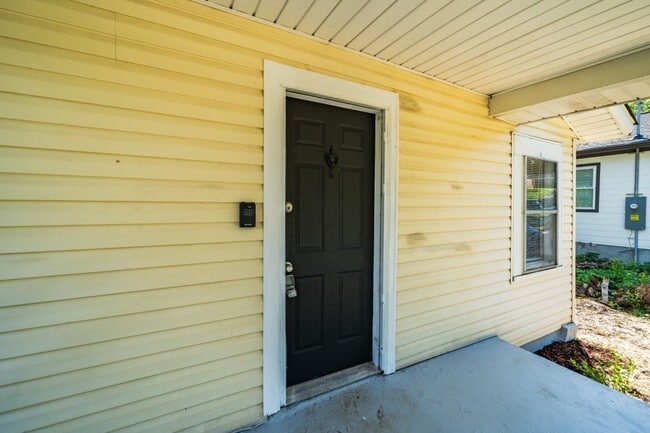 Foto del edificio - Newly Renovated House for Rent in Leeds, AL – 3 Bed, 2 Bath!