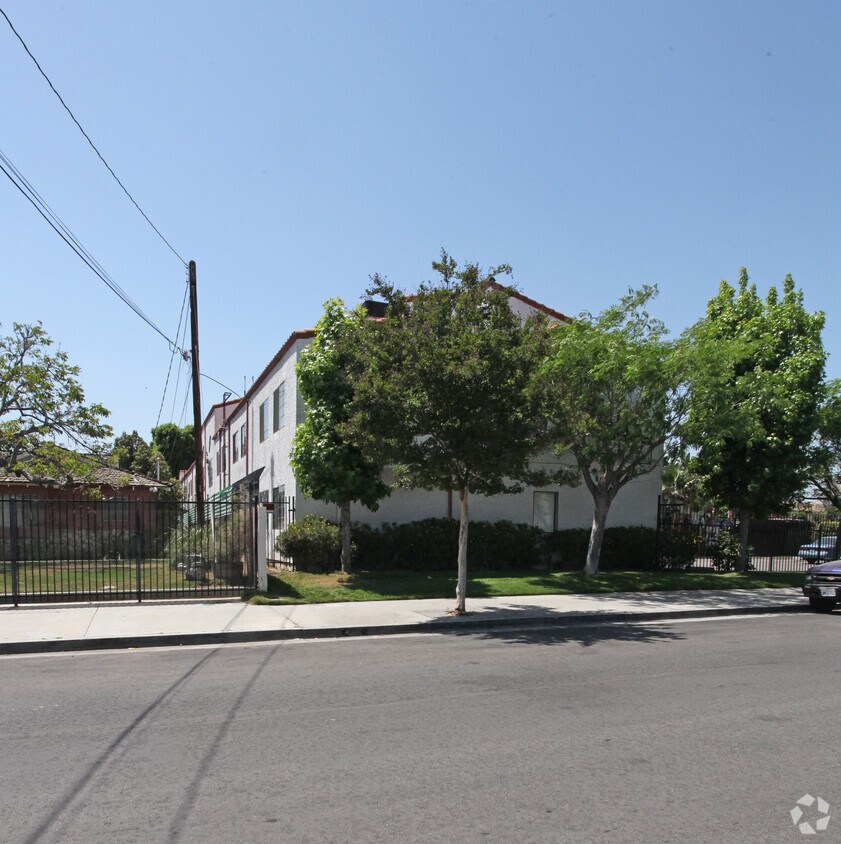 9261 Wakefield Ave. - 9261 Wakefield Ave