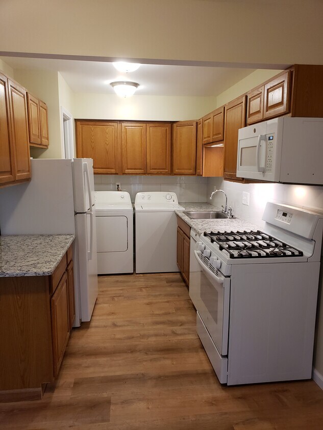 41215 S Woodbury Green Dr, Belleville, MI 48111 House Rental in