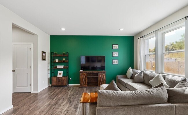 Foto del edificio - 6016 Addison Rd SW