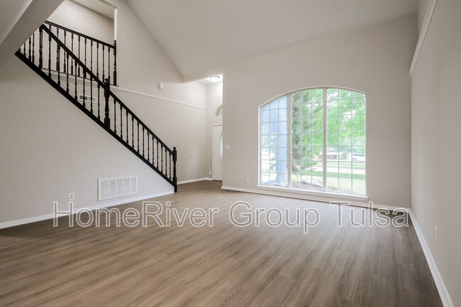 Building Photo - 2624 East 140th Pl S