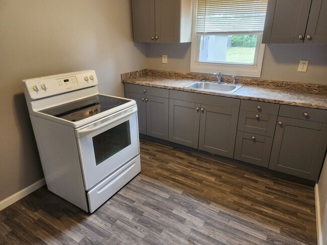 Foto del edificio - 246-250 Cedar Heights Rd. Circleville, Oh. 43113