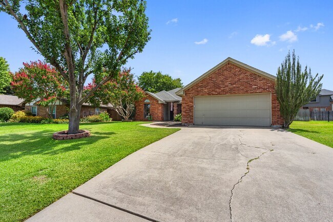 Building Photo - 19 Alamosa Dr