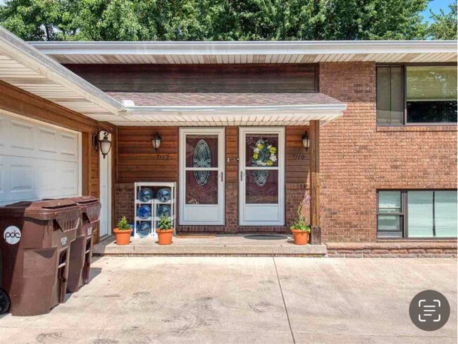 Building Photo - 7110 N Rockvale Dr