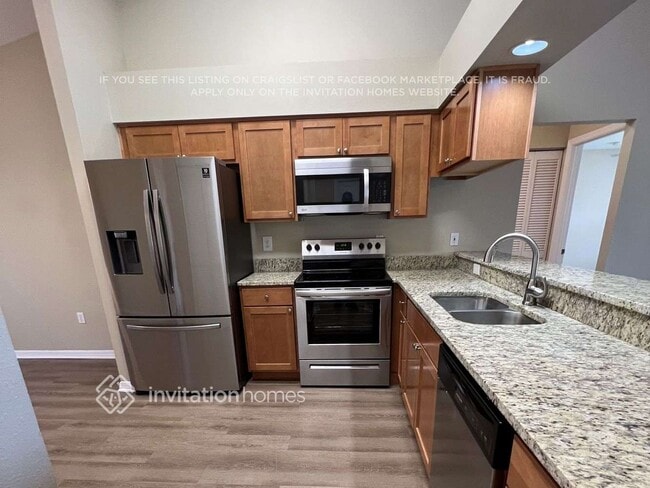 Foto del edificio - 920 49th St Cir E