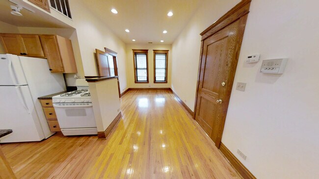 Foto del edificio - 1139 W Webster Ave