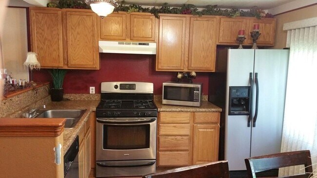 Foto del edificio - 3BD 2 BA House in Great Central Location!