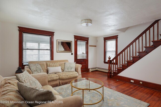 Foto del edificio - 1208 Maplewood Rd