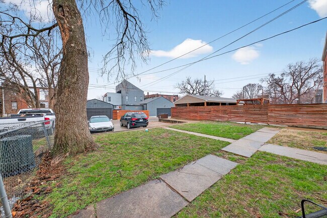 Foto del edificio - 4170 McRee Ave