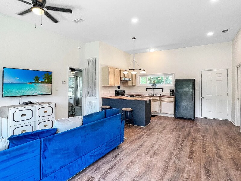 Foto principal - 15698 Danne Rd