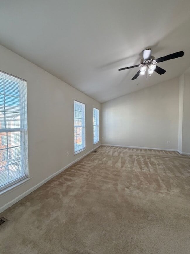 Building Photo - TASKERS CHANCE TOWNHOUSE FOR RENT