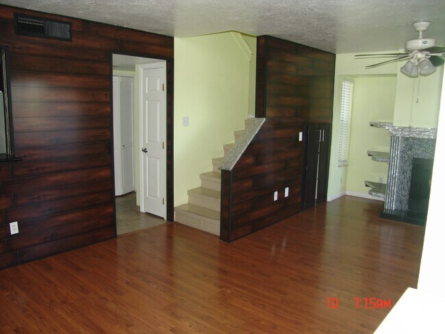 Foto del edificio - 1645 W Baseline Rd